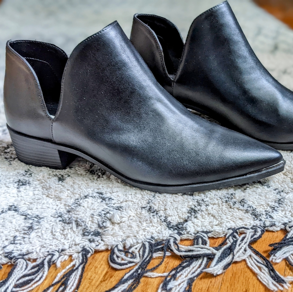 Design Lab Booties size 10